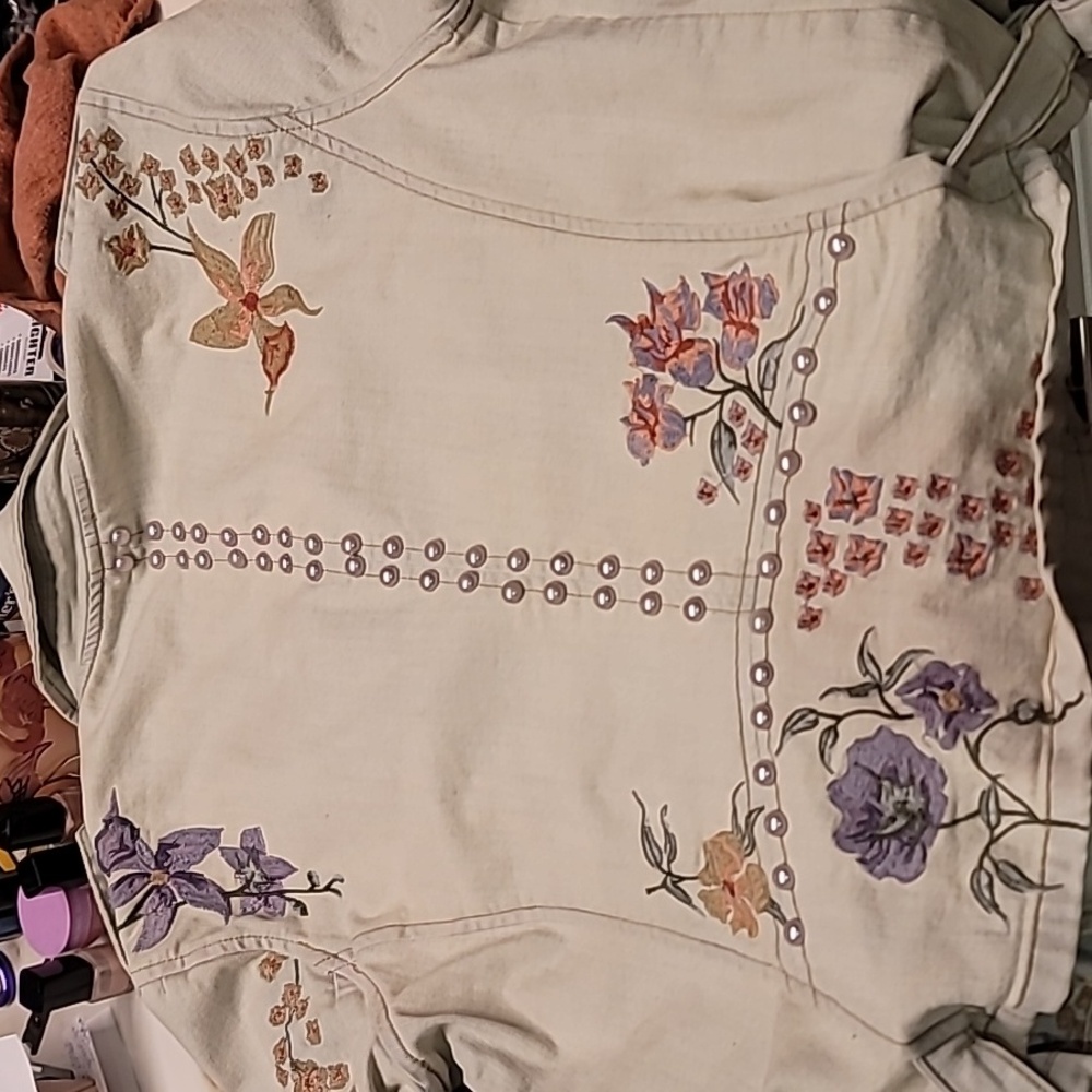 V Christina Floral Embroidered Moto Style Denim Jacket size M - Picture 5 of 6